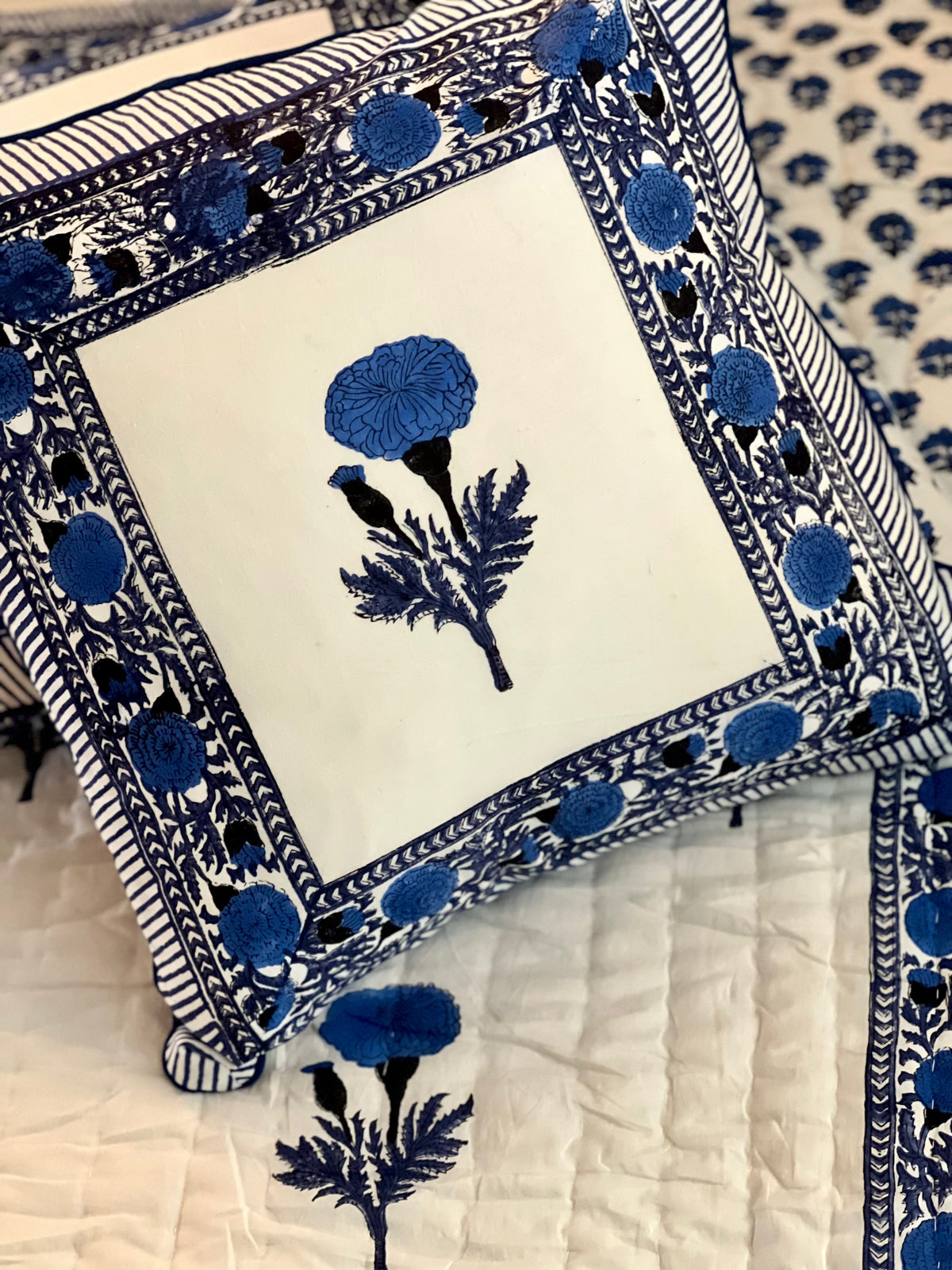 Bedding | Carnation | Blue image 1