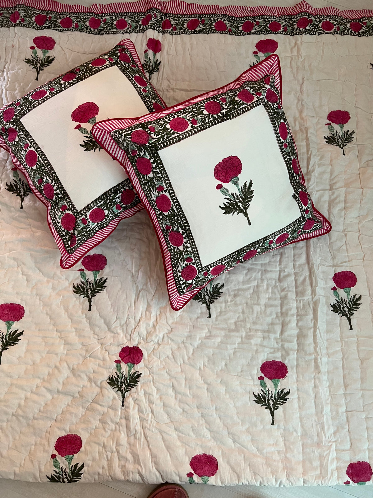 Bedding | Carnation | Fuchsia image 1